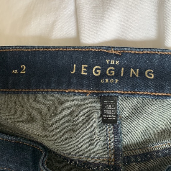 White House Black Market Dark Denim Jegging (3/4 Length Pants) - Picture 5 of 5